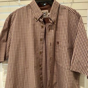 Cinch short sleeve button up shirt size L